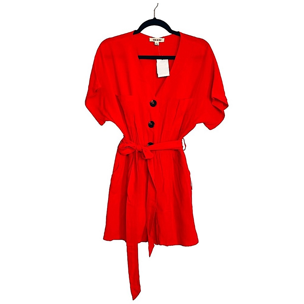 NORDSTROM RACK Fashion on Earth Tomato Red Short Button Up V-neck Romper Size Sm